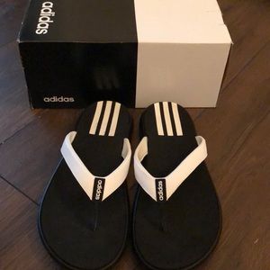 Adidas comfort flip flop never worn
